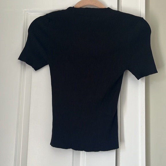 Forever 21 black cutout top - Picture 4 of 5